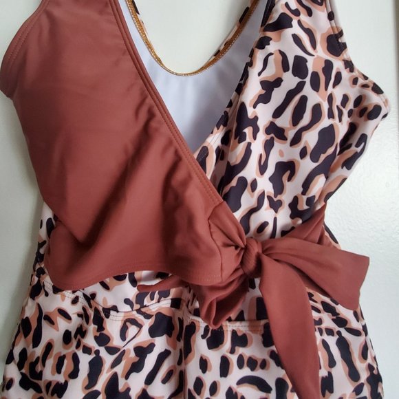 Swimsuit, New Without Tags - Picture 5 of 6